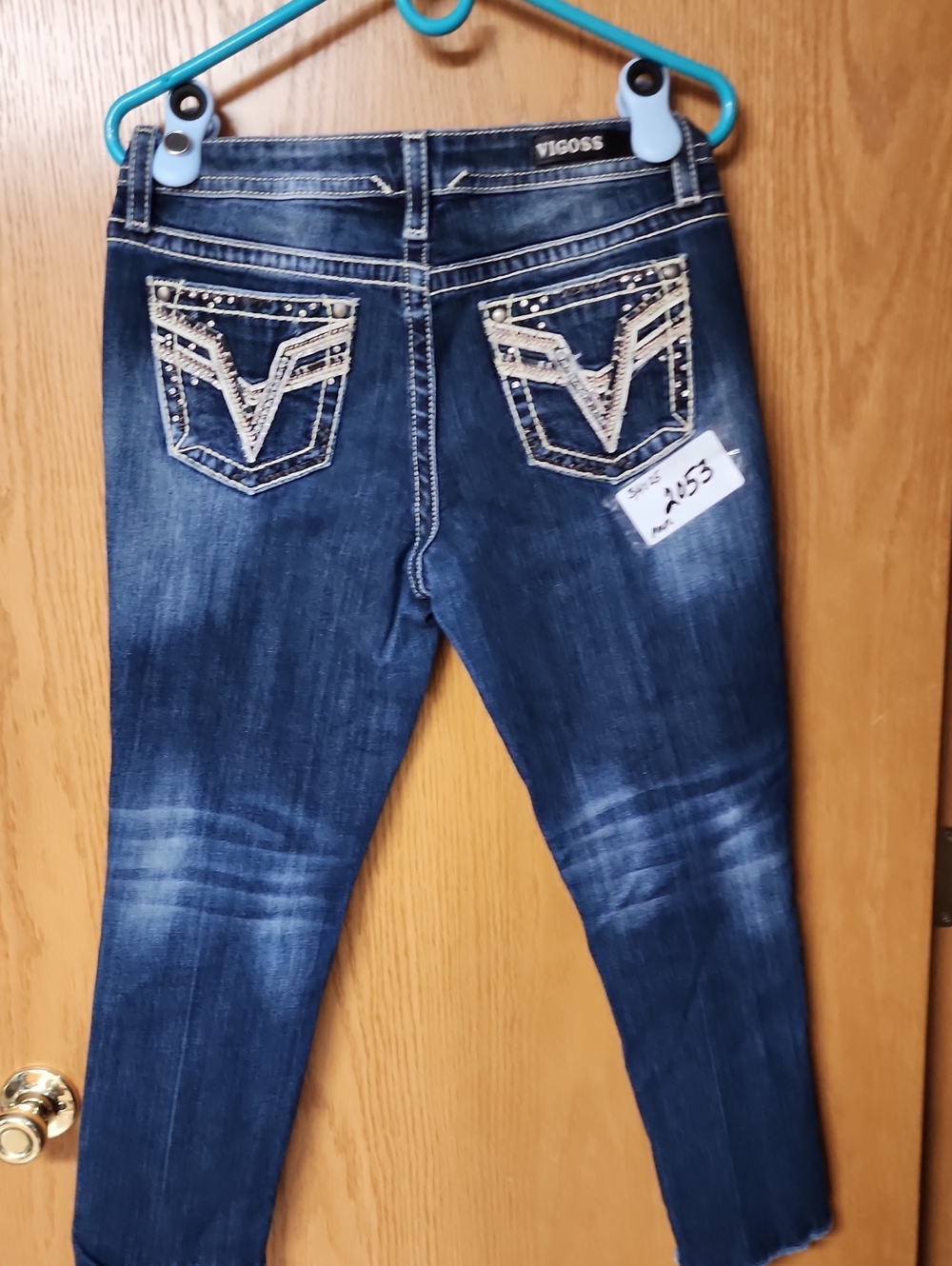 Vigoss Women’s Embellished Dark Blue Jean Capris 3/4×25 number 2053